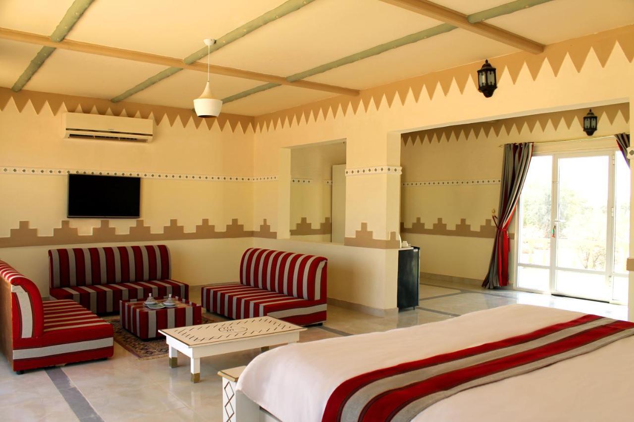 Golden Palm Oasis Hotel Fulayj al Masha'ikh Bagian luar foto