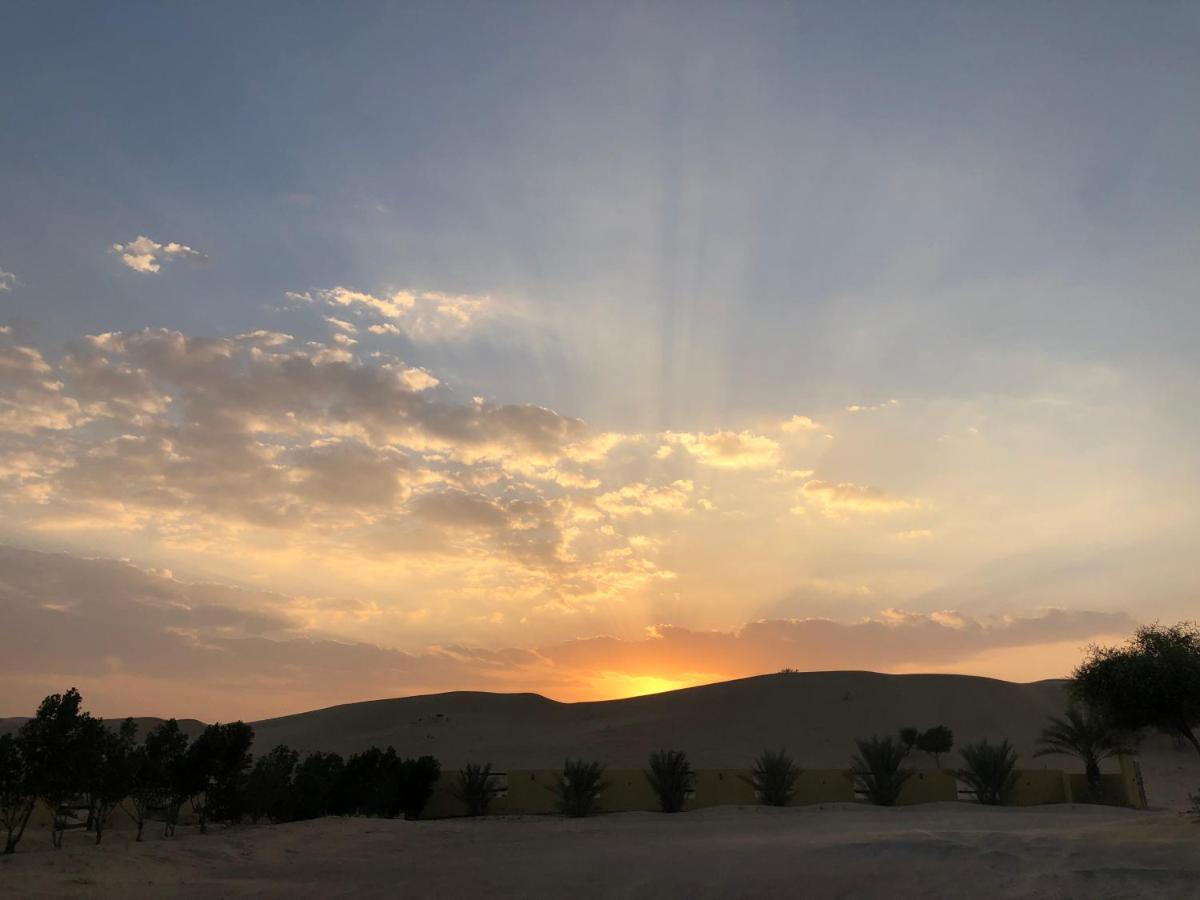 Golden Palm Oasis Hotel Fulayj al Masha'ikh Bagian luar foto