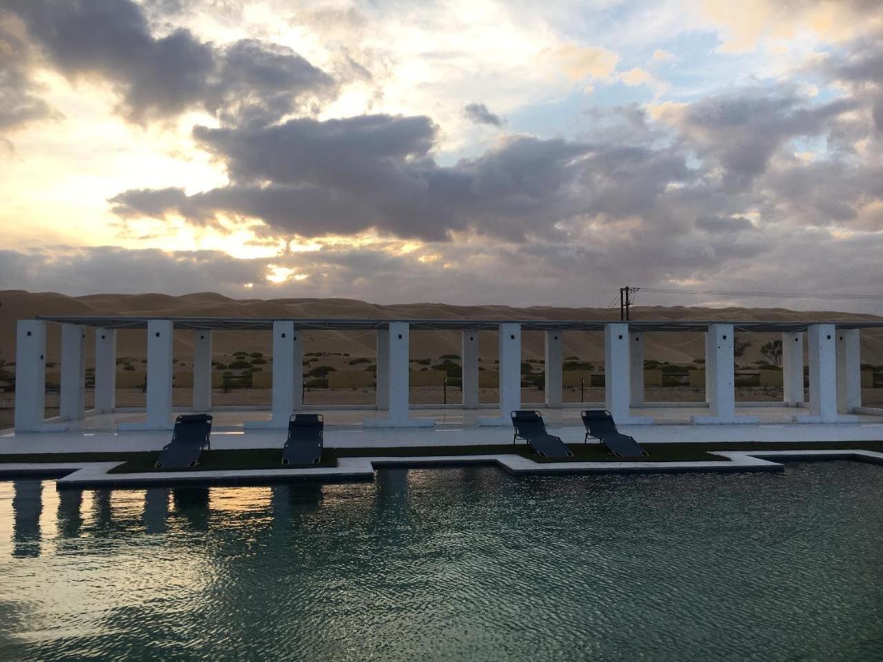 Golden Palm Oasis Hotel Fulayj al Masha'ikh Bagian luar foto