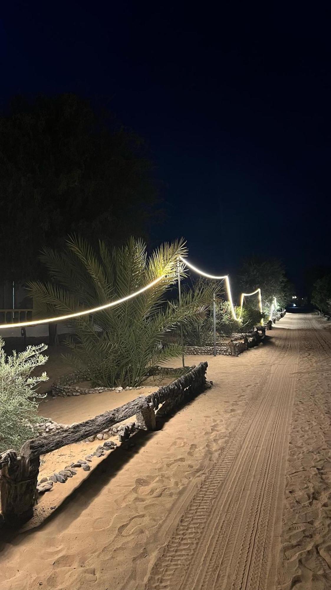 Golden Palm Oasis Hotel Fulayj al Masha'ikh Bagian luar foto