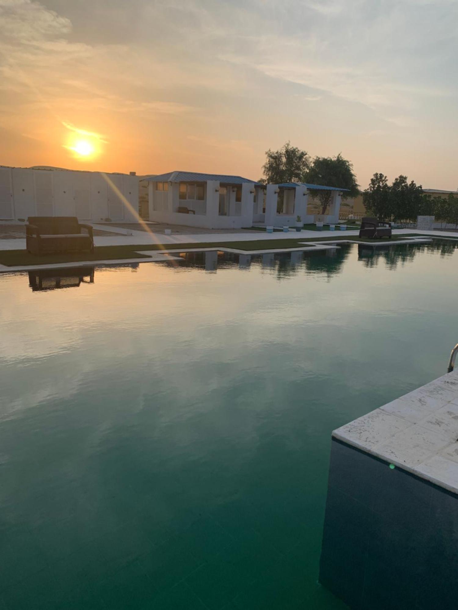 Golden Palm Oasis Hotel Fulayj al Masha'ikh Bagian luar foto