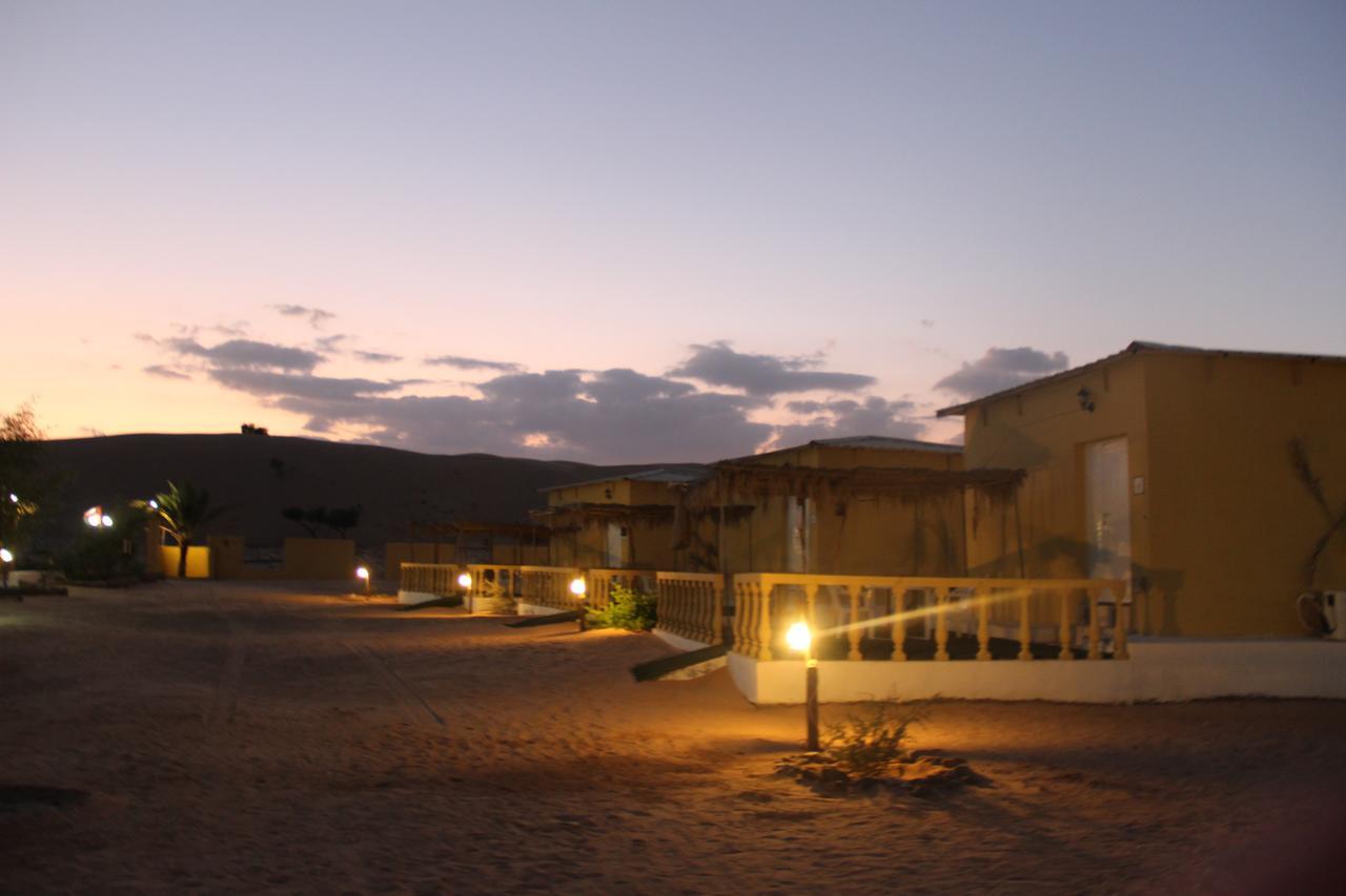 Golden Palm Oasis Hotel Fulayj al Masha'ikh Bagian luar foto