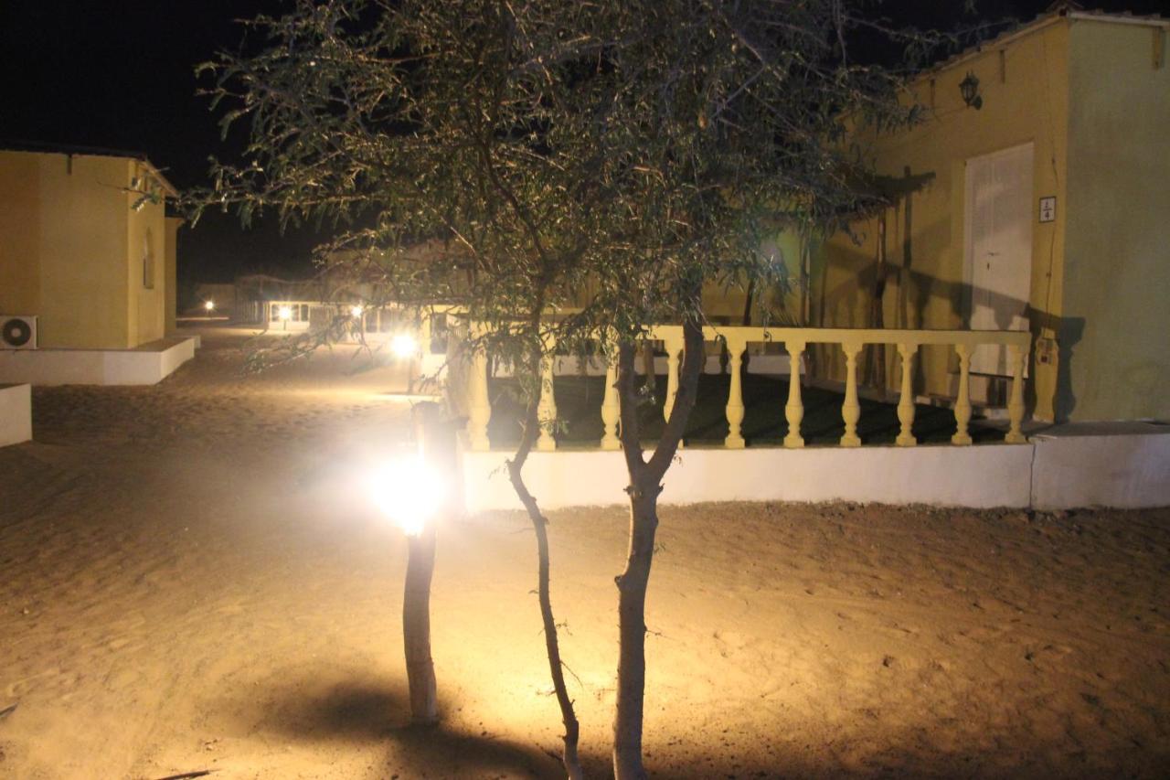 Golden Palm Oasis Hotel Fulayj al Masha'ikh Bagian luar foto